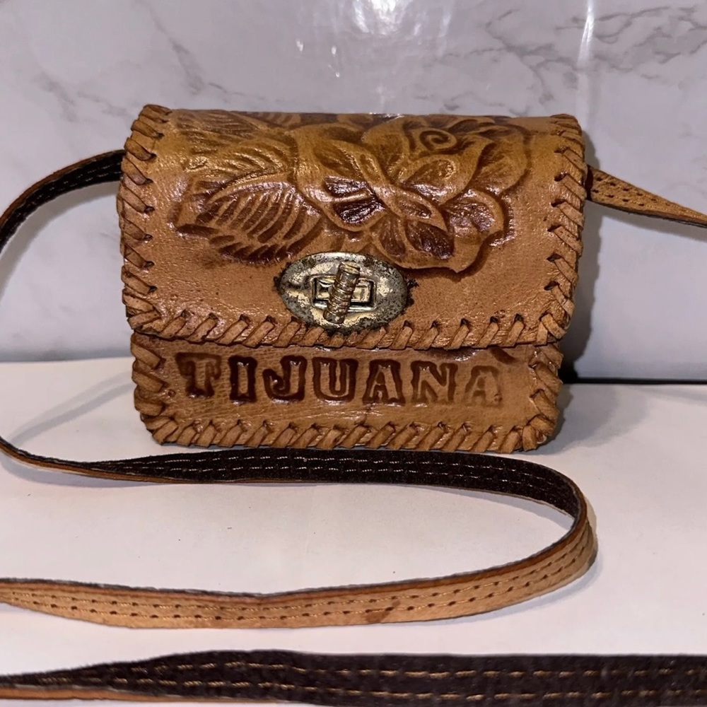 Vintage Hand Tooled Leather Mini Purse Tijuana Mexico Shoulder Strap Floral EUC
